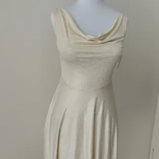 پیراهن یقه شل