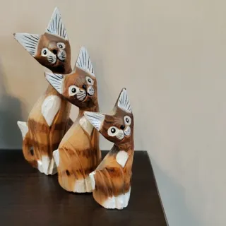 مجسمه های چوبی گربه