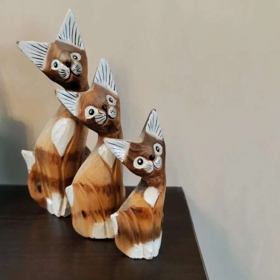 مجسمه های چوبی گربه