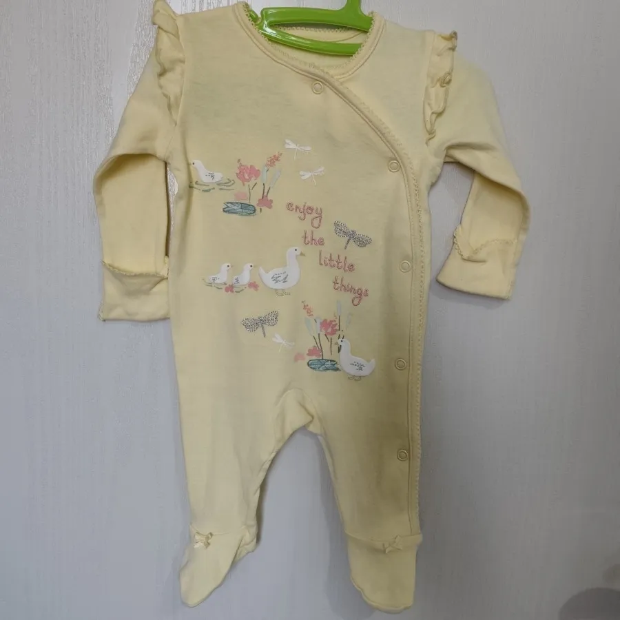 سرهمی نوزادی با کلاه