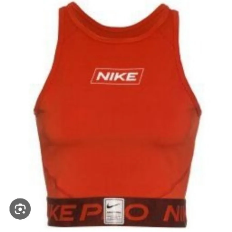 کراپ نیم تنه نایکی