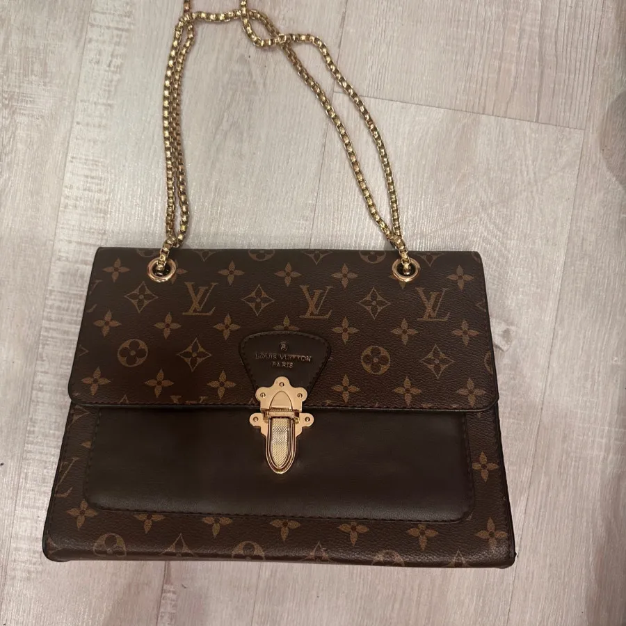 کیف شیک لوی ویتون