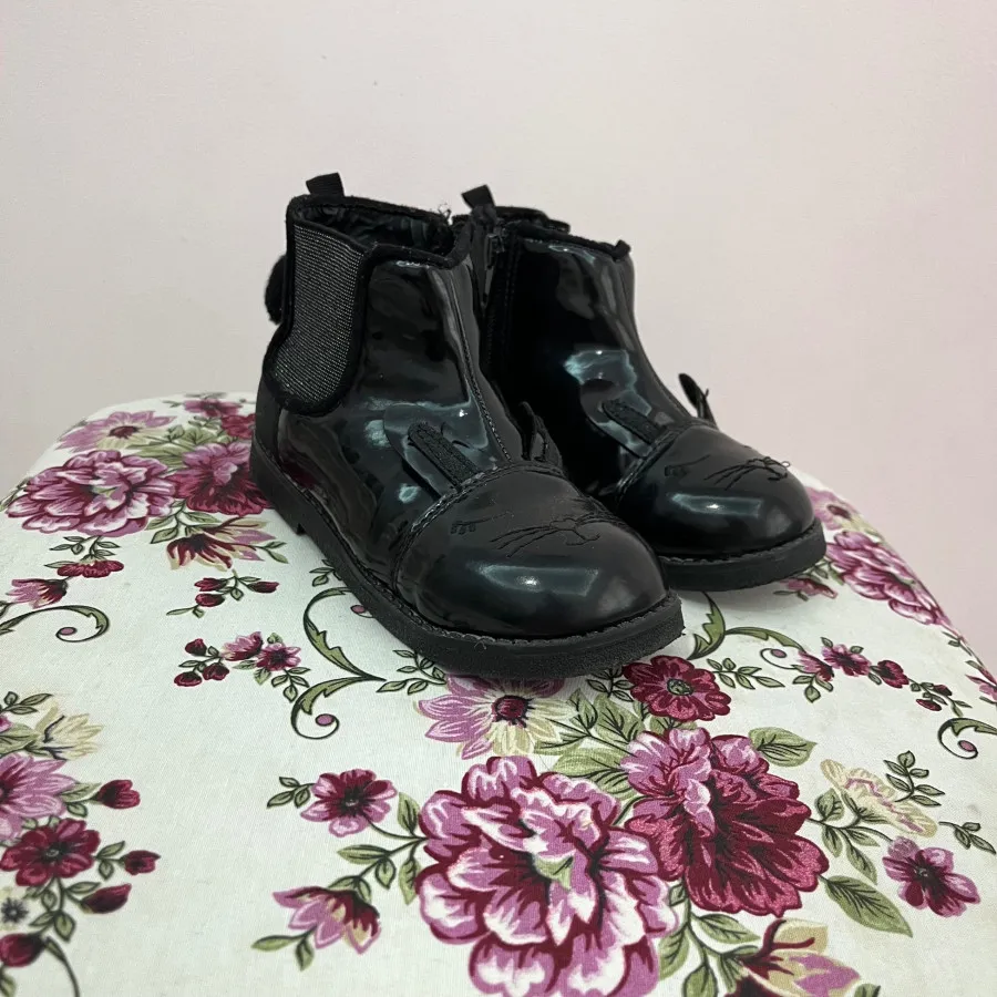 بوت دخترانه السی وایکیکی