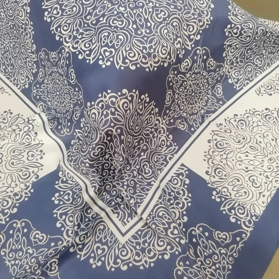 روسری ابریشم دور دست دوز