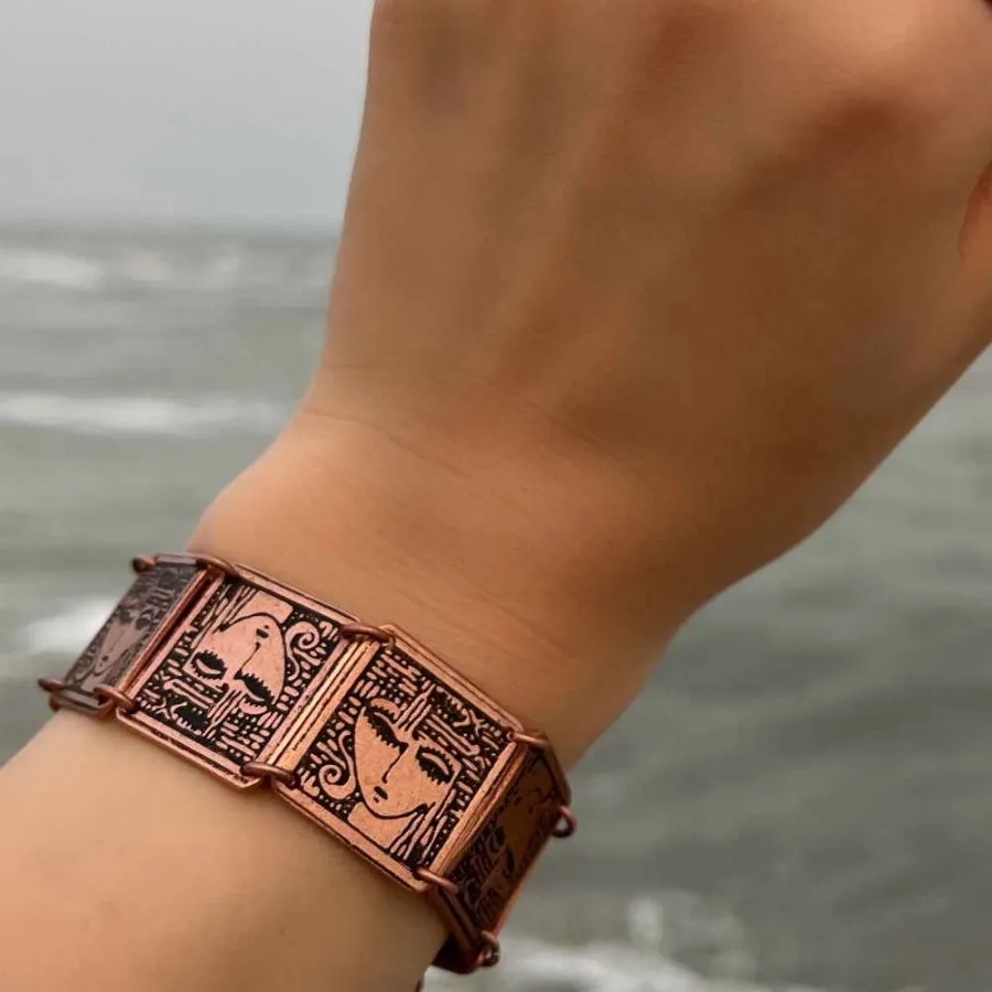 دستبند مسی حکاکی شده