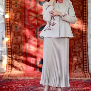 کت و دامن جواهردوزی