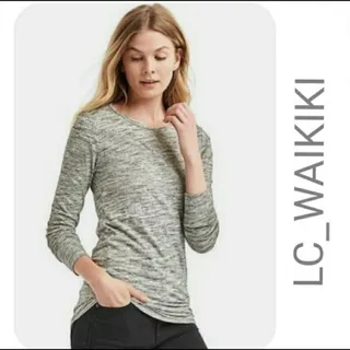 بلوز یا تیشرت