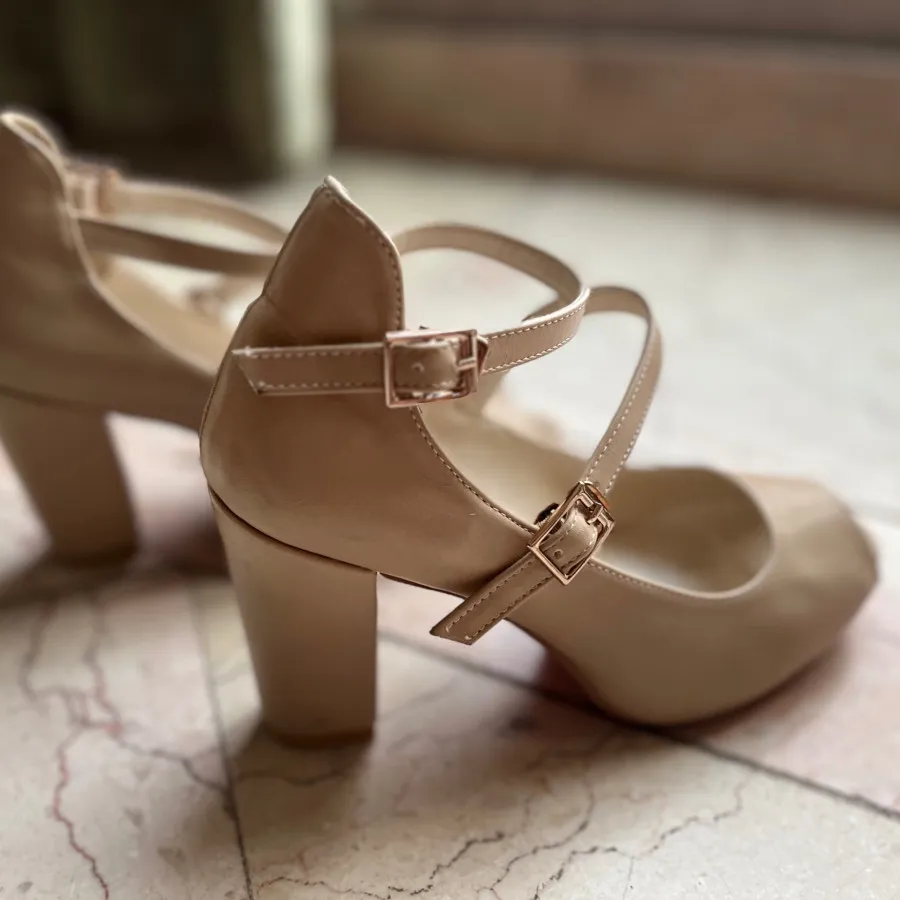 کفش مجلسی کرم