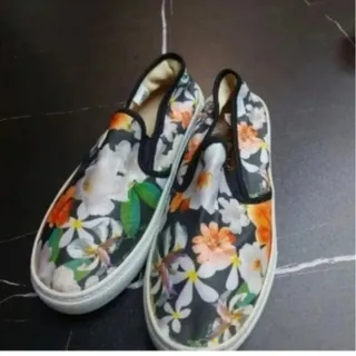 کفش ال سی والکیکی