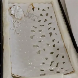 شیرینی خوری سفید