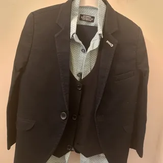 کت شلوار بچگانه