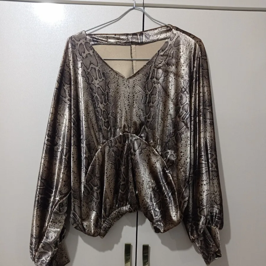 بلوز مخمل زنانه