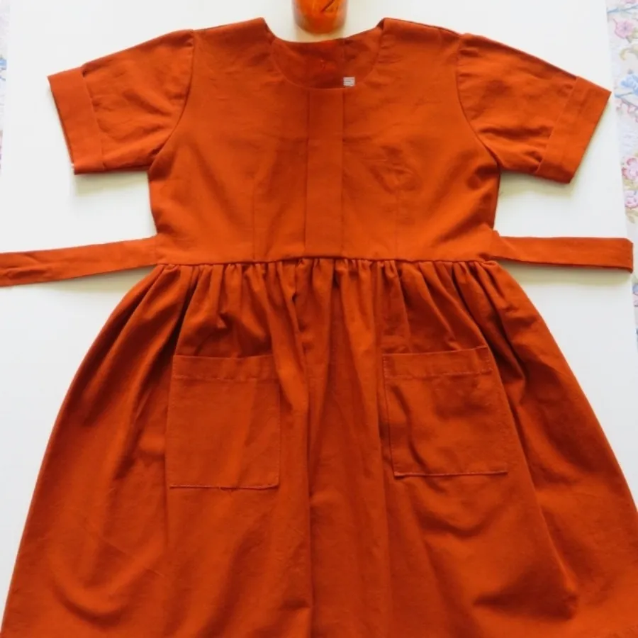 پیراهن دخترانه