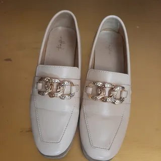 کفش راحت وزیبا کرم38