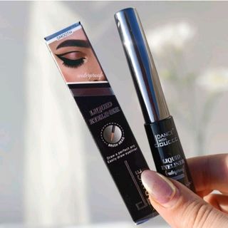 خط چشم ماژیکی دوسه