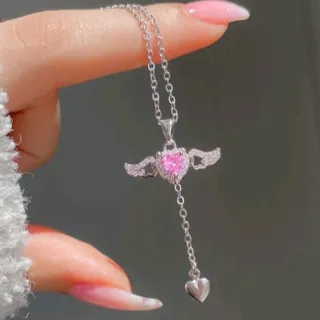 گردنبند قلب بالدار