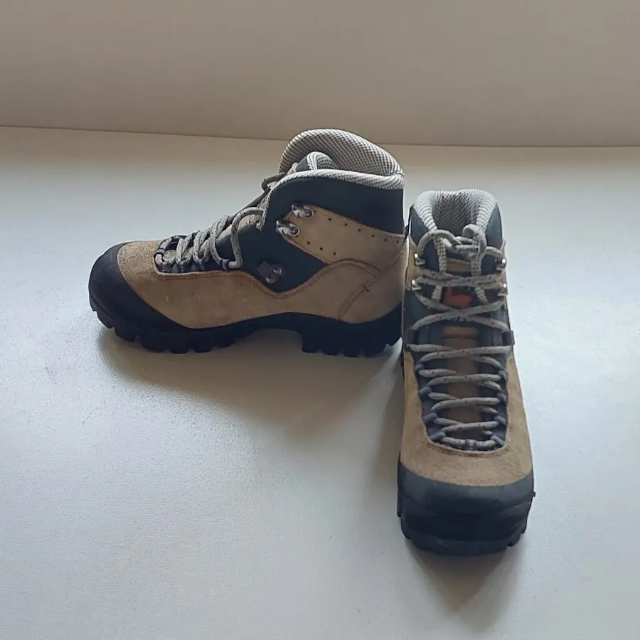کفش کوهنوردی 36