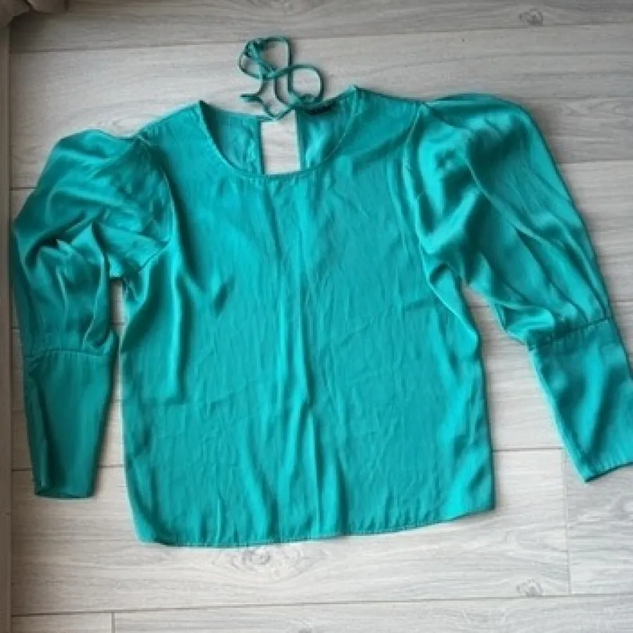 بلوز آستین پفی سبز ELLE