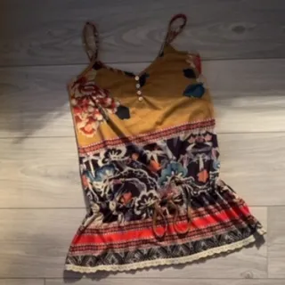 تاپ بندی رنگی گلدار برشکا