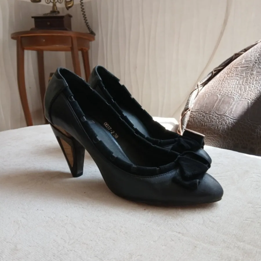 کفش پاشنه برند