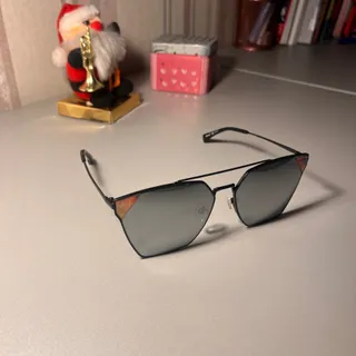 عینک آفتابی