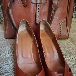کیف و کفش عسلی
