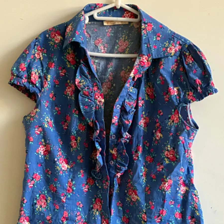 شومیز گل‌گلی