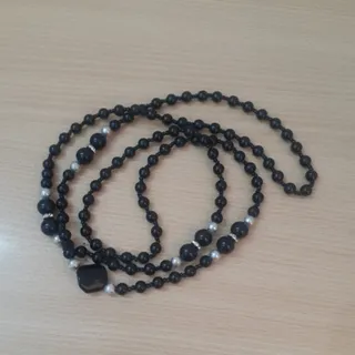 گردنبند مشکی نقراه ای