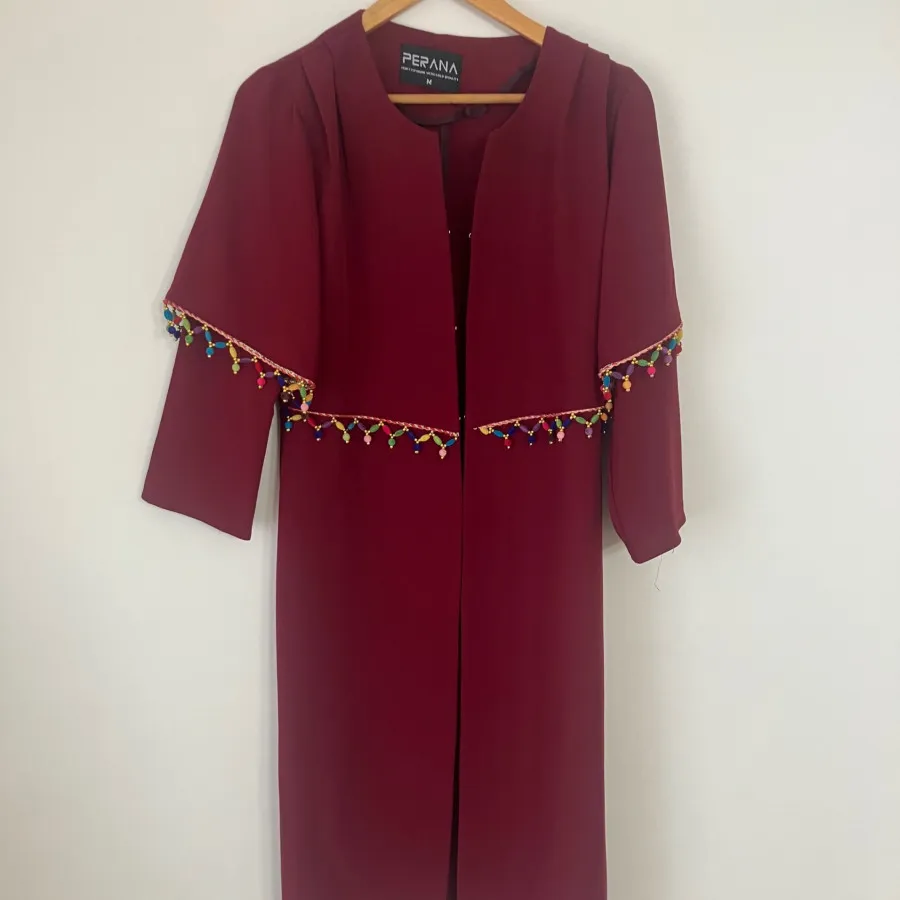 مانتوی زرشکی سایز مدیوم