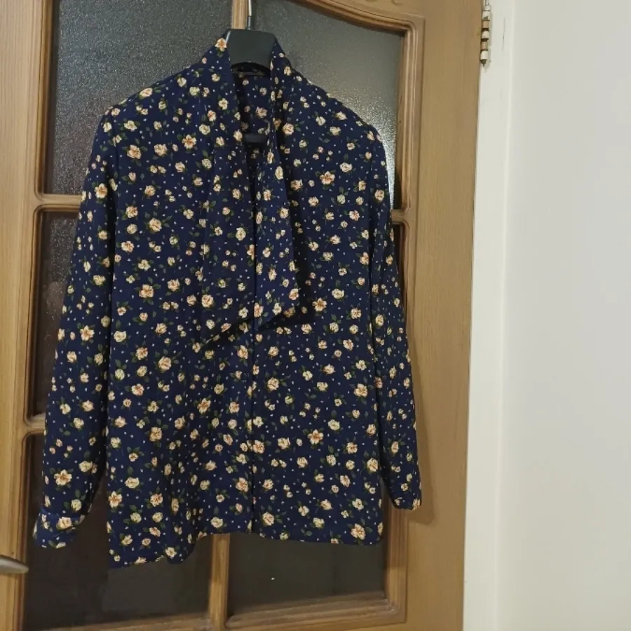 بلوزشیک کراواتی