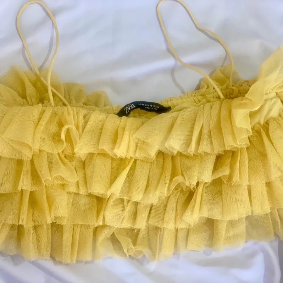 کراپ تاپ زارا زرد کره ای