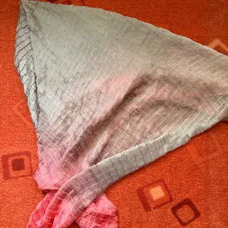 روسری پلیسه مربعی