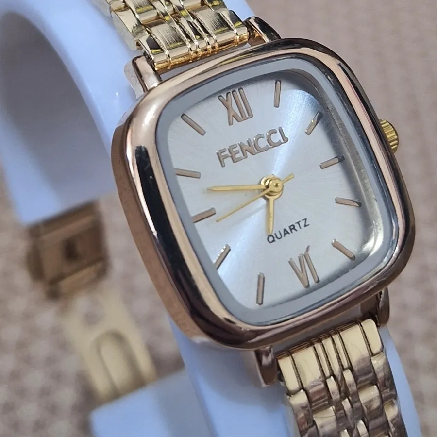 ساعت دخترانه فنسی