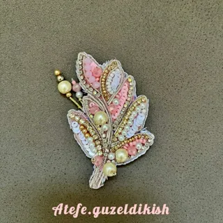 گلسینه جواهر دوزی شده