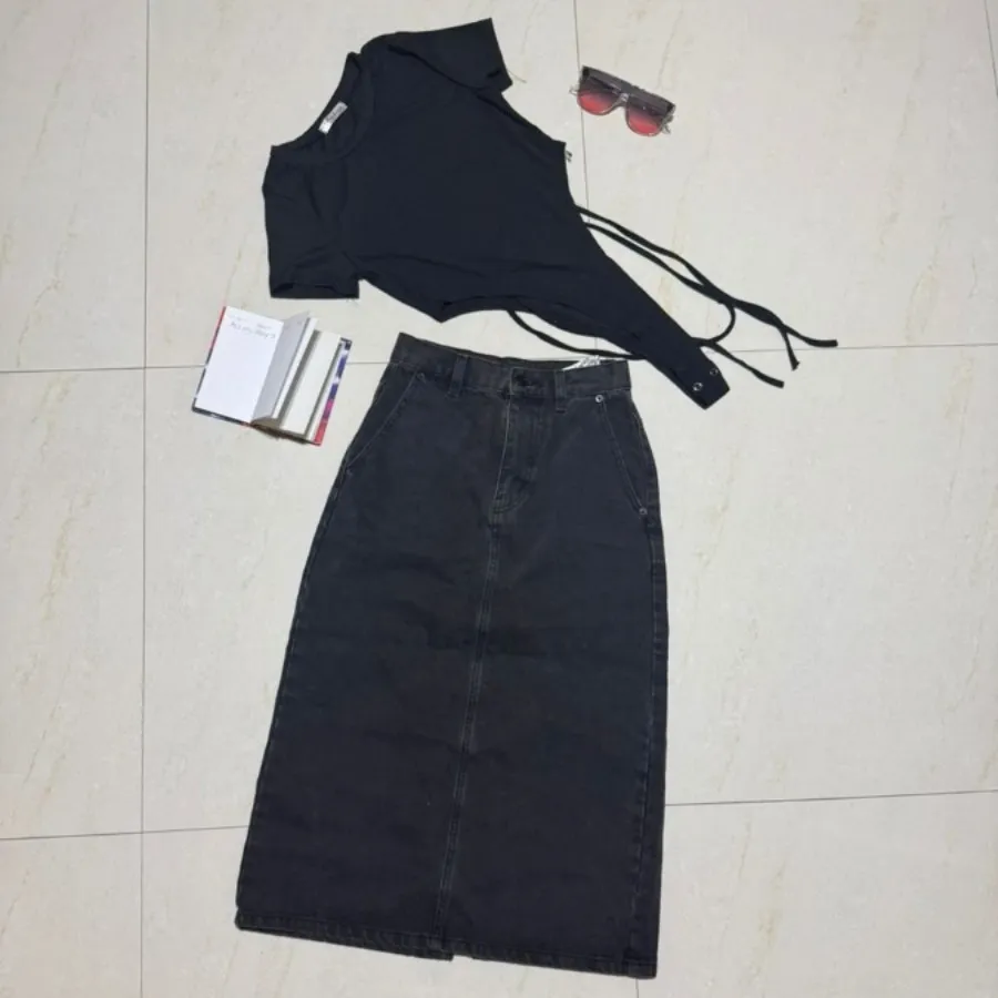 نیم تنه و دامن