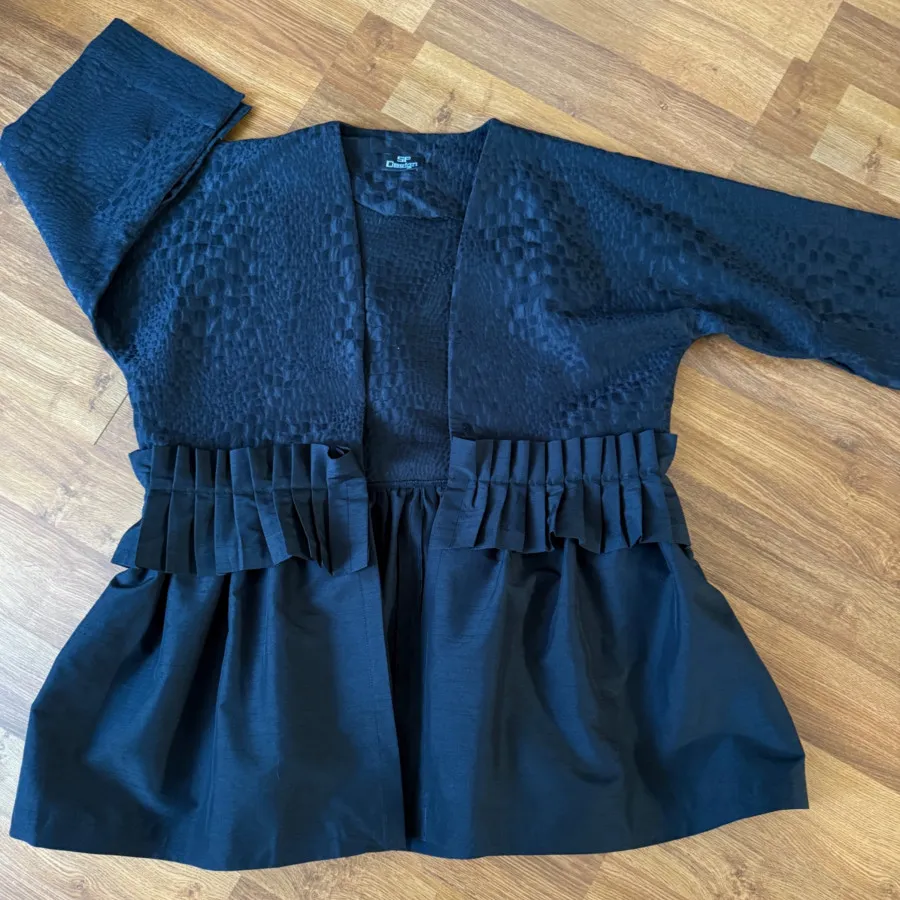 مانتو عروسکی