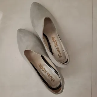 کفش پاشنه دار