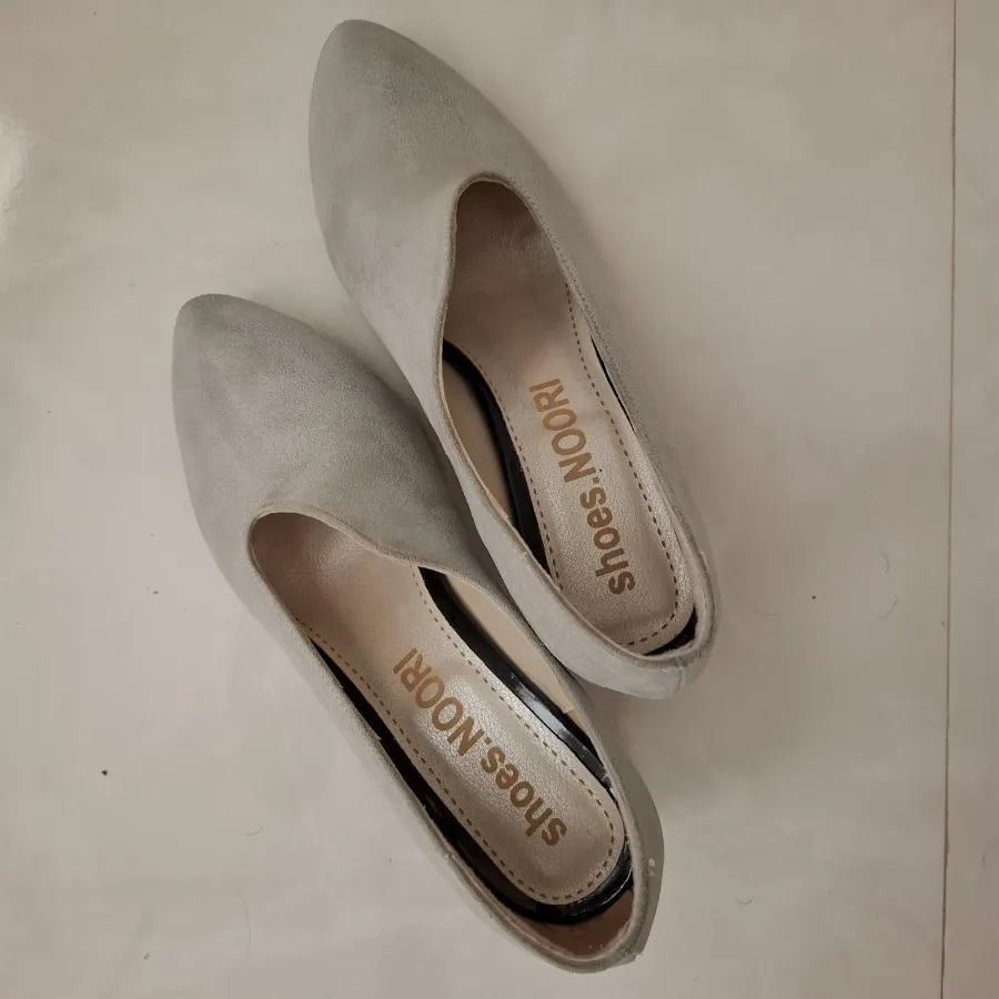 کفش پاشنه دار