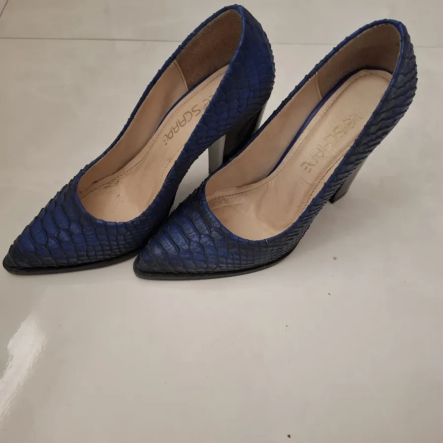 کفش پاشنه دار