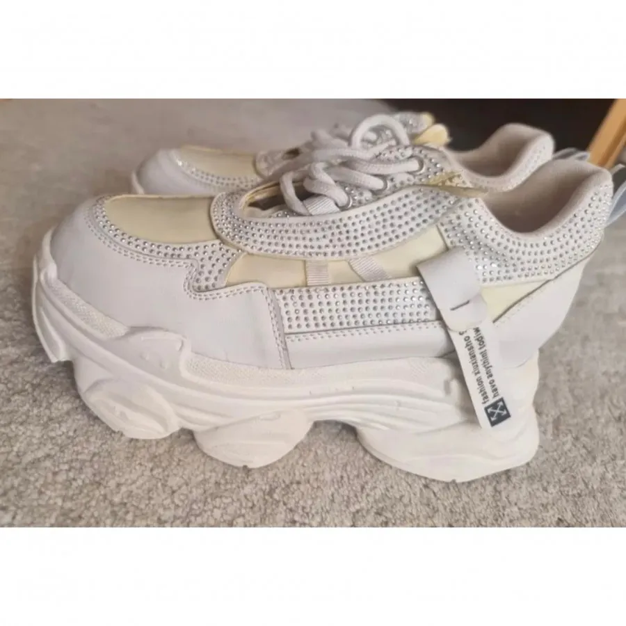 کتونی زنانه