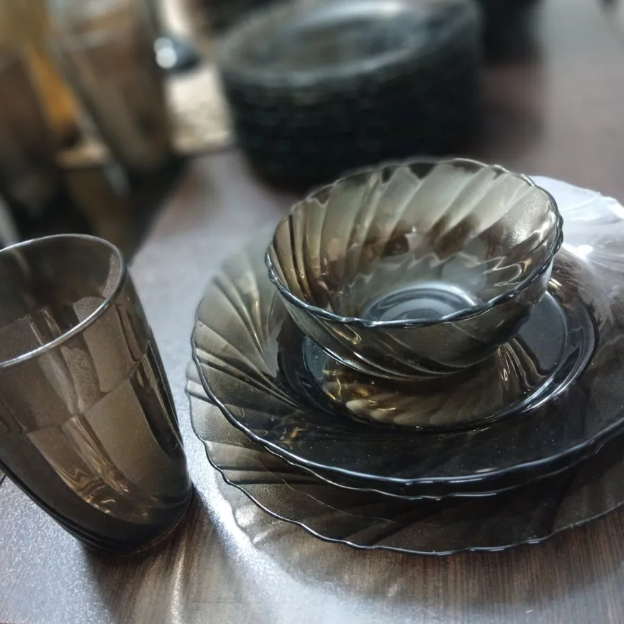 سرویس غذا خوری پیرکس ورکو