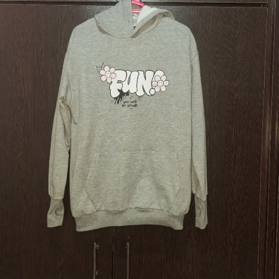 هودی دخترانه تو کرکی گرم