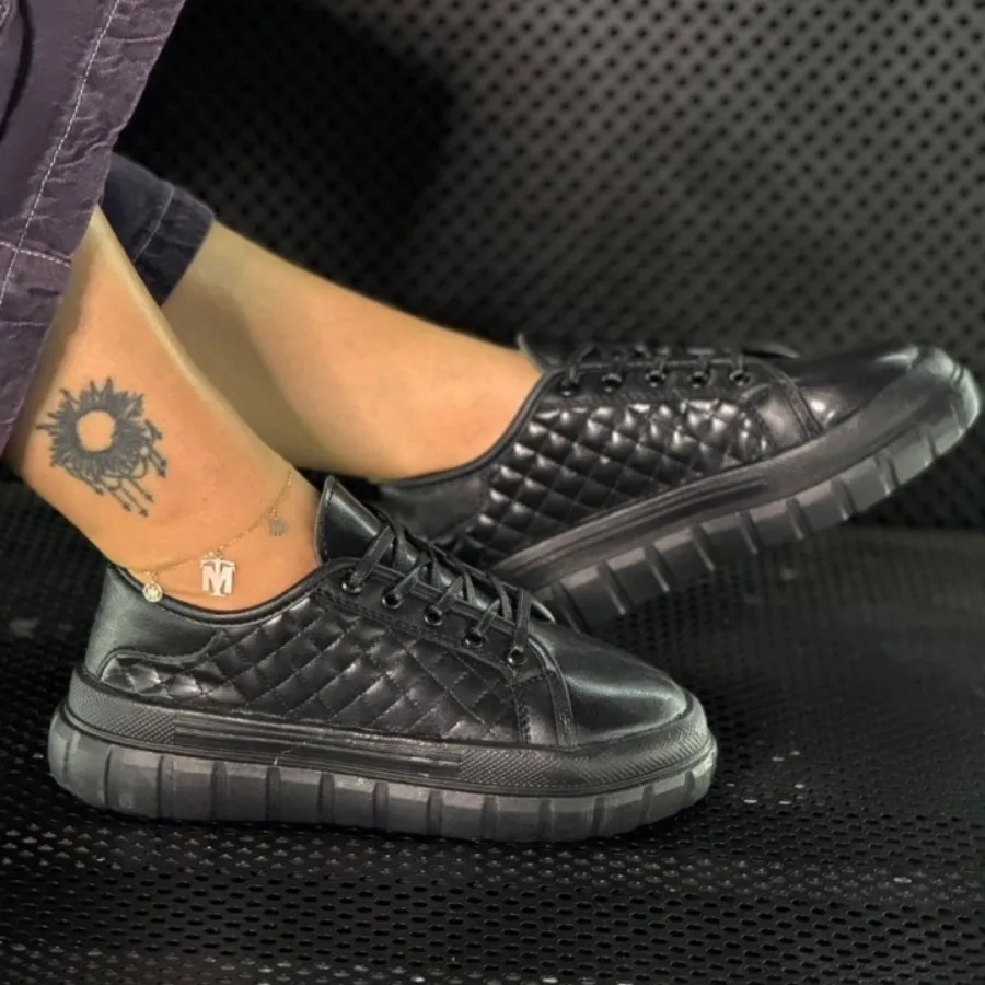 کفش کتونی شنل دوزی مشکی