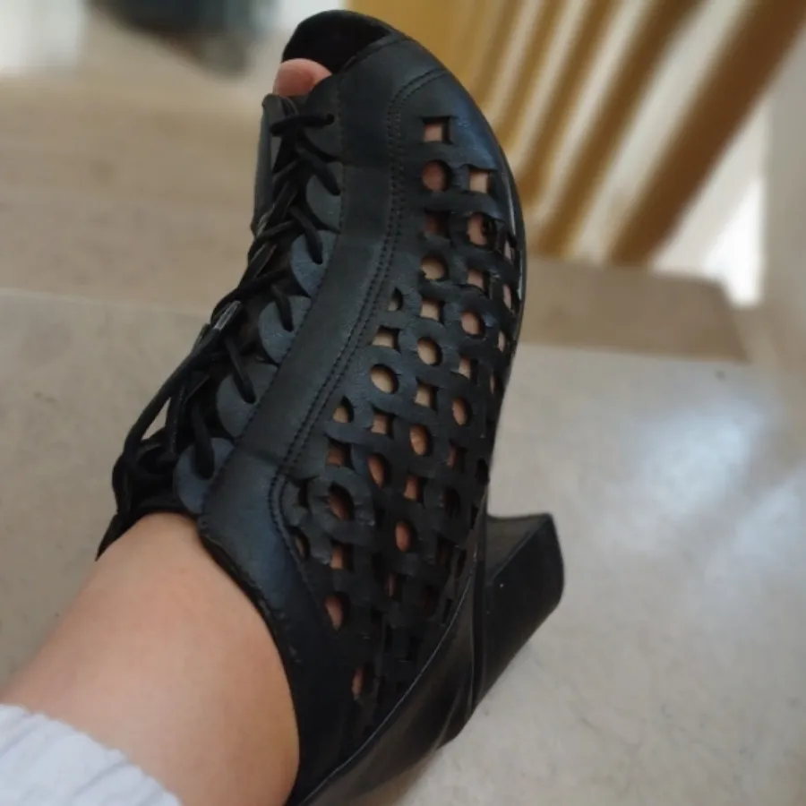 کفش پاشنه دار درحد نووووو