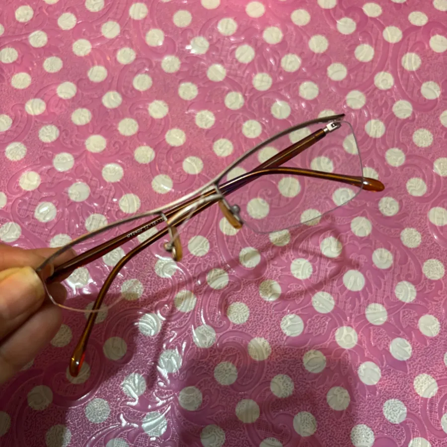 عینک طبی زنانه نیم فریم