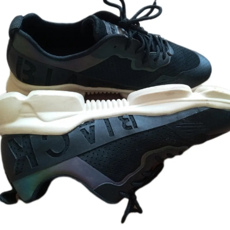 کتونی هلوگرامی