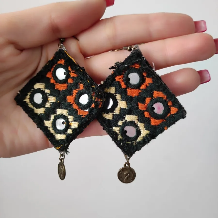 گوشواره سوزندوزی