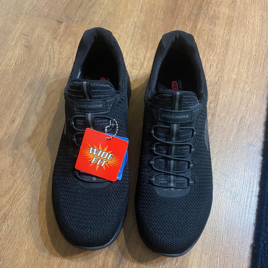 کفش اسکیچرز