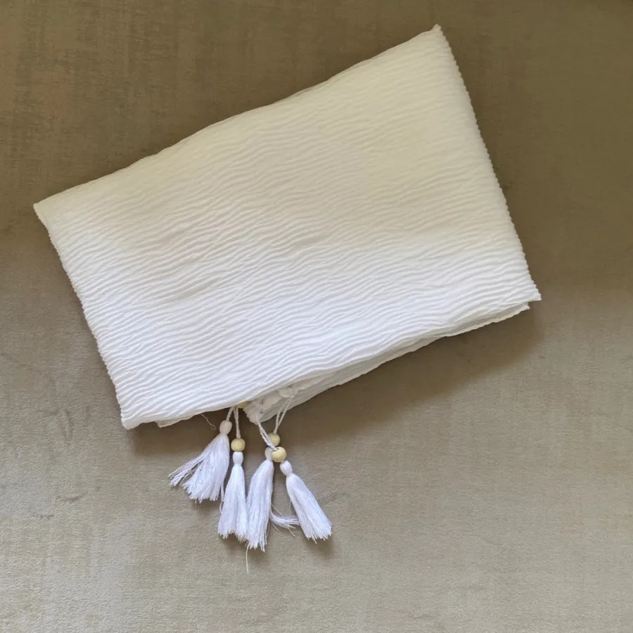 شال پلیسه سفید