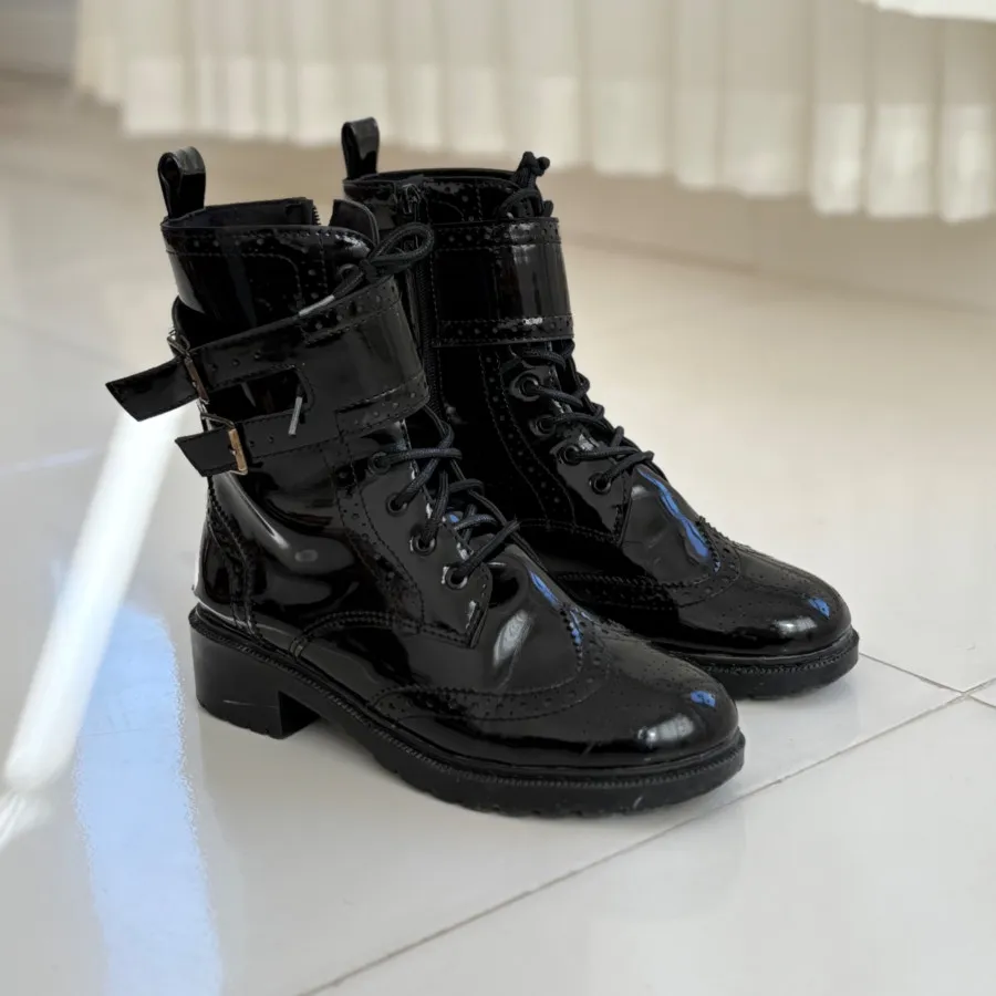 نیم بوت ورنی